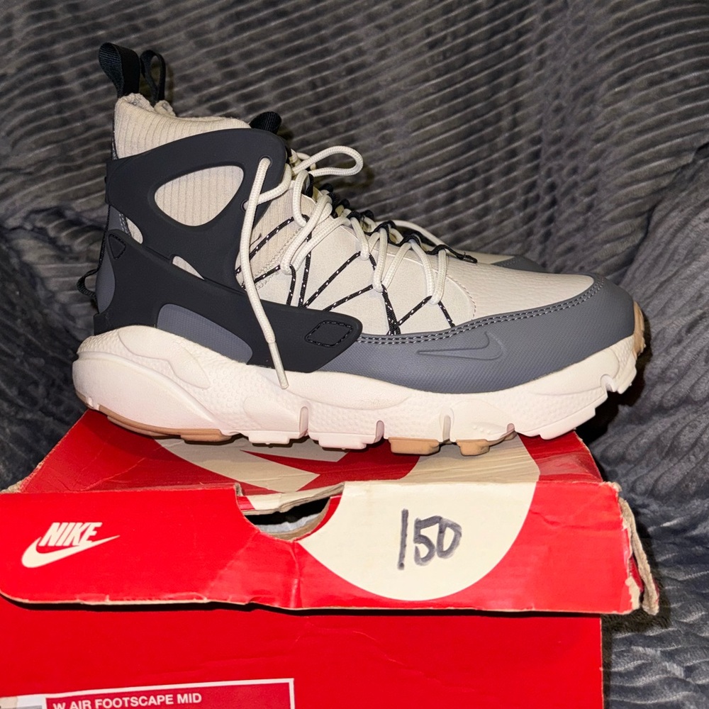 Nike W AIR FOOT SCAPE MID